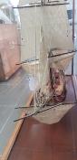 Maquette bateau sous vitrine  artisanale du 3 mats, frégate l'Hermione
