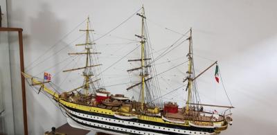 Grande et ancienne Maquette de bateau 3 mats Amerigo Vespucci